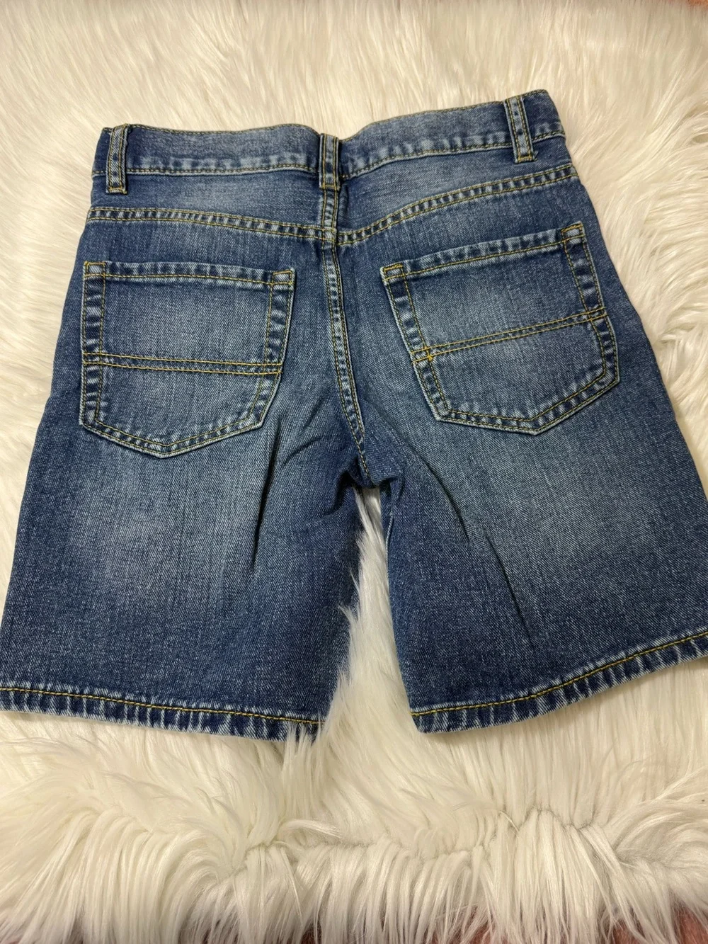 The Children’s Place Distressed Denim Shorts - Boys Size 8 in Medium Wash